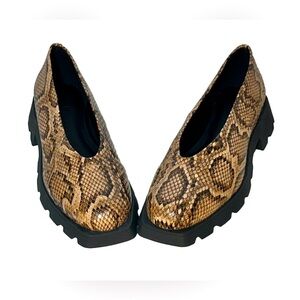 NWB Katy Perry Collections The Daarling Slip-On, Taupe Snakeskin Print, Size 10M